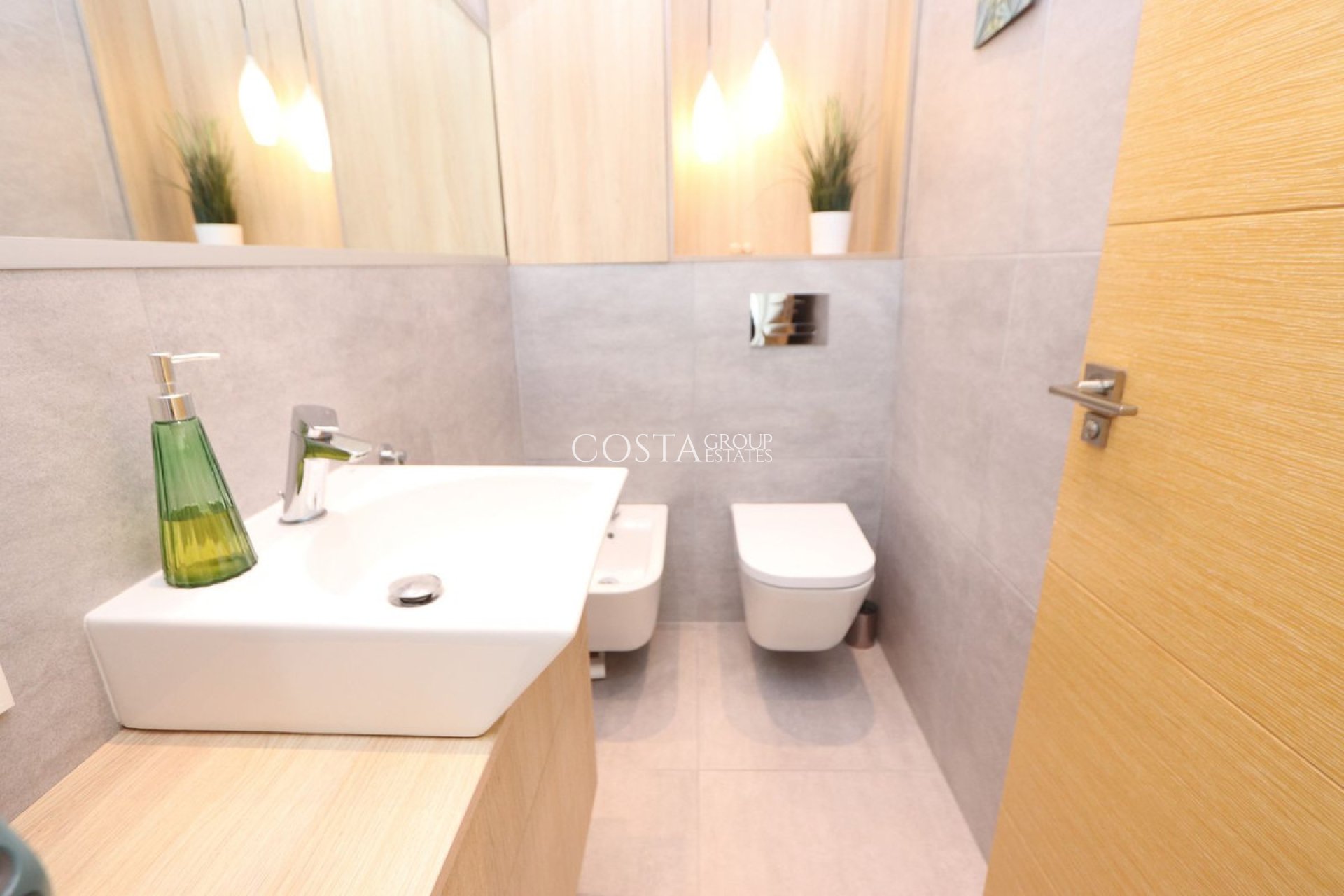 Revente - Villa -
Orihuela - La Zenia