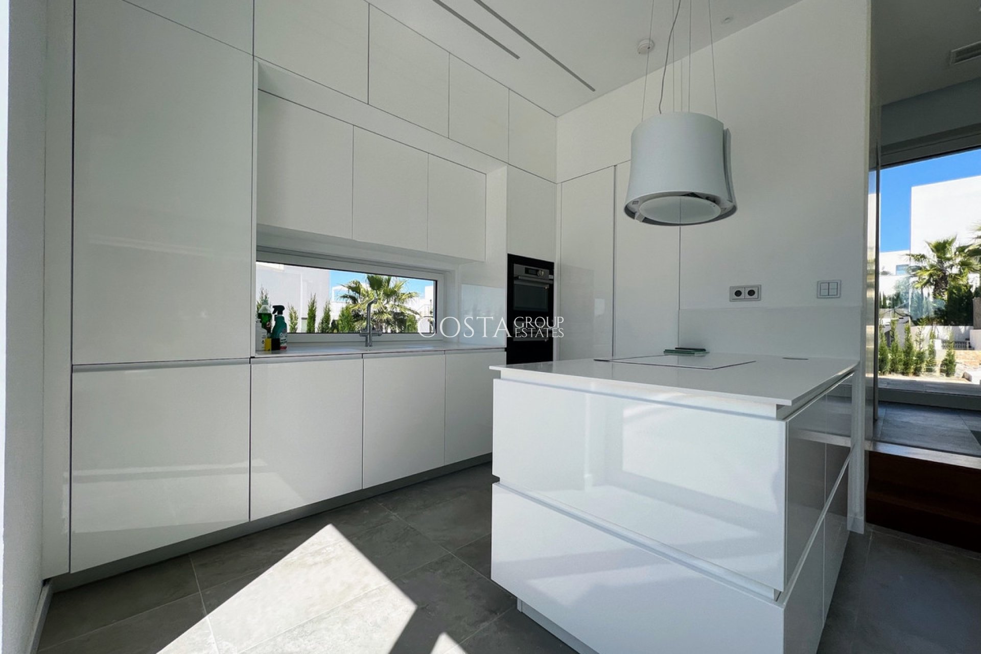 Revente - Villa -
Orihuela - Las Colinas Golf