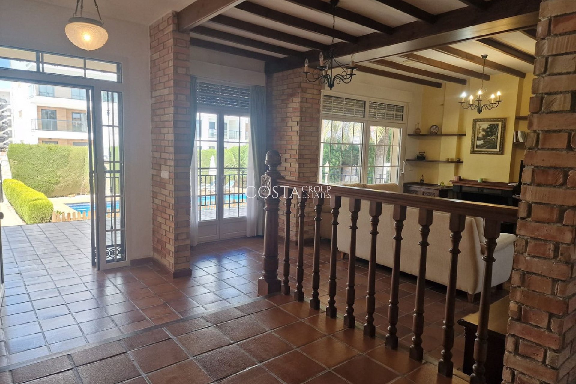 Revente - Villa -
Orihuela - Mil Palmeras