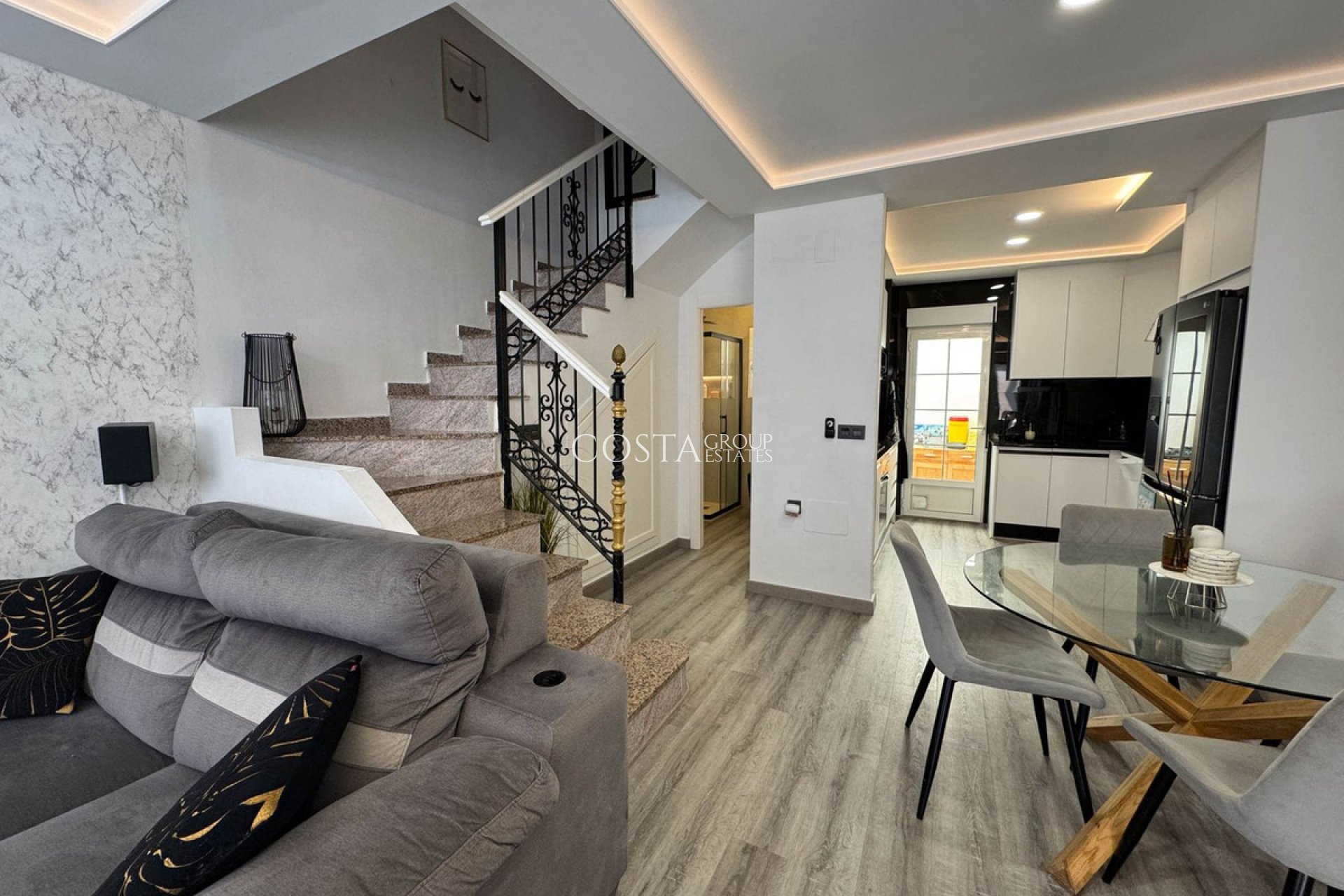 Revente - Villa -
Orihuela - Orihuela Costa