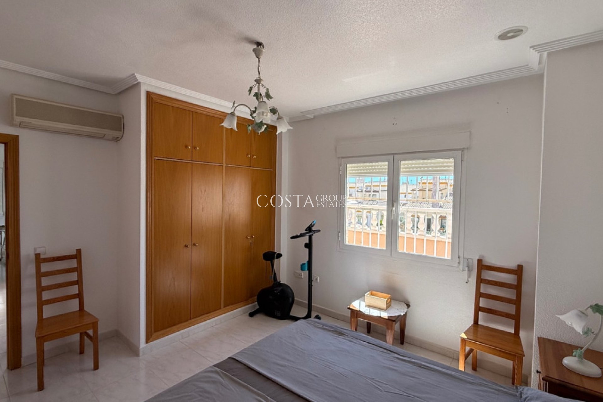 Revente - Villa -
Orihuela - Orihuela Costa