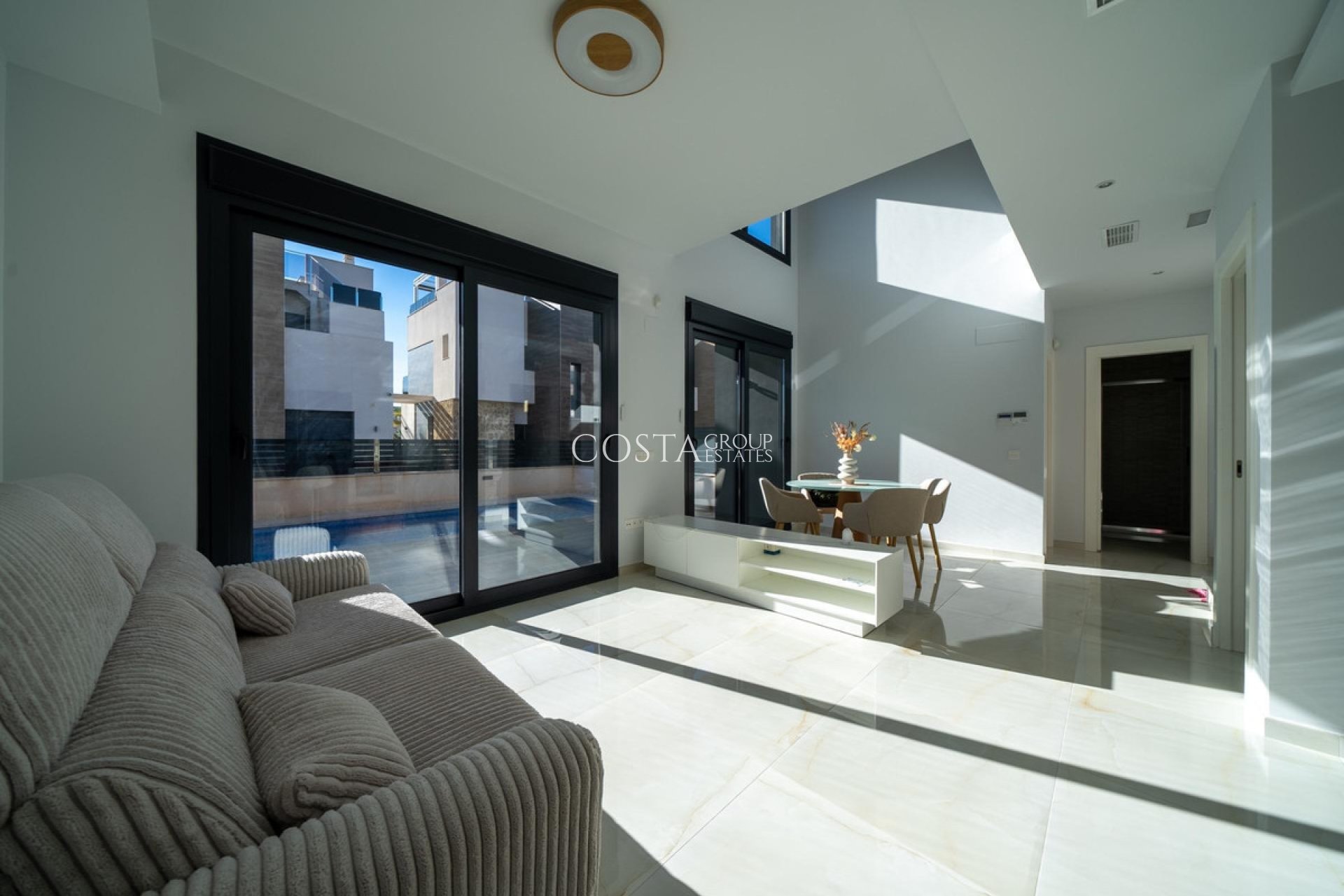 Revente - Villa -
Orihuela - Orihuela Costa