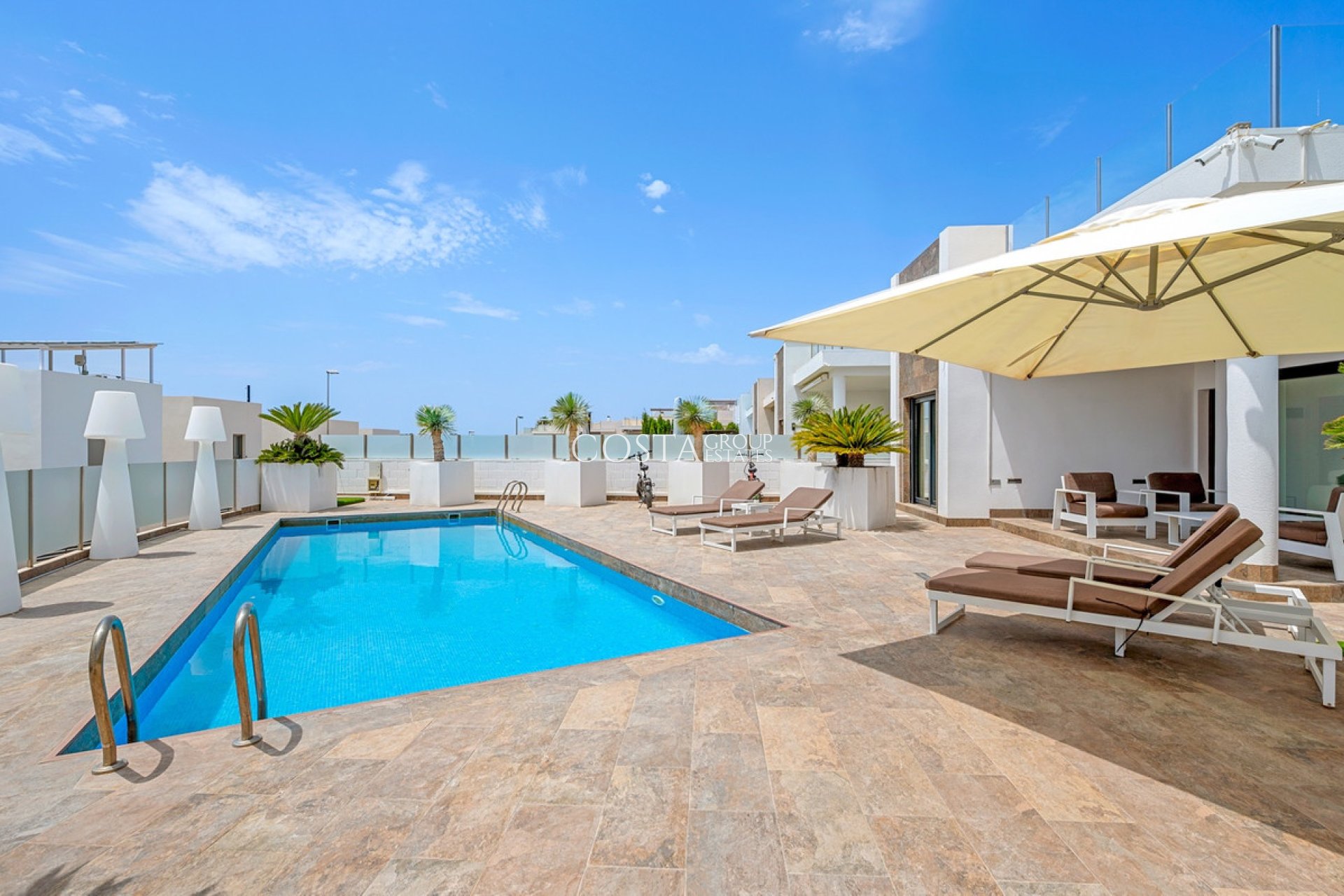 Revente - Villa -
Orihuela - Villamartin