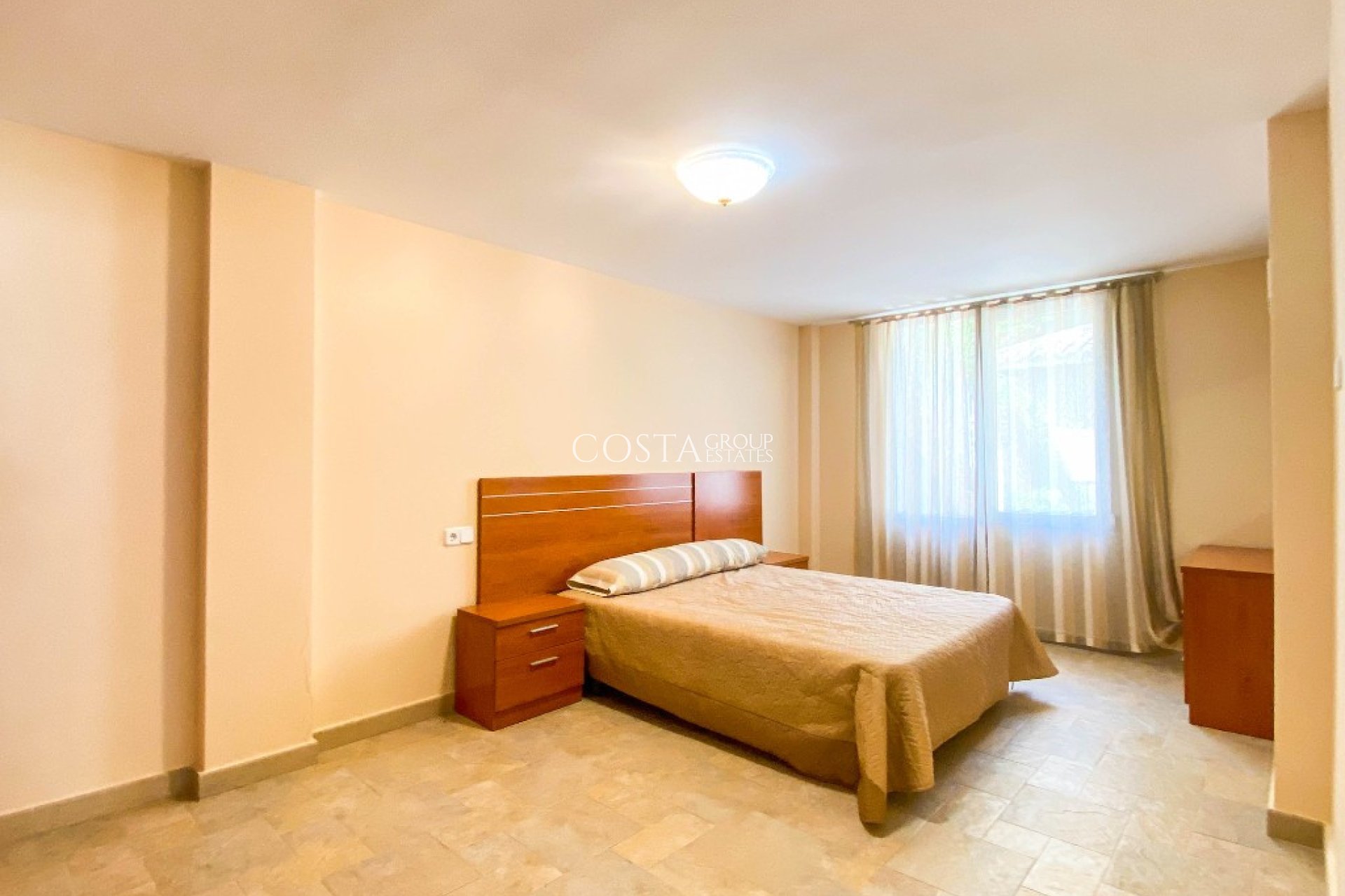 Revente - Villa -
Orihuela - Villamartin