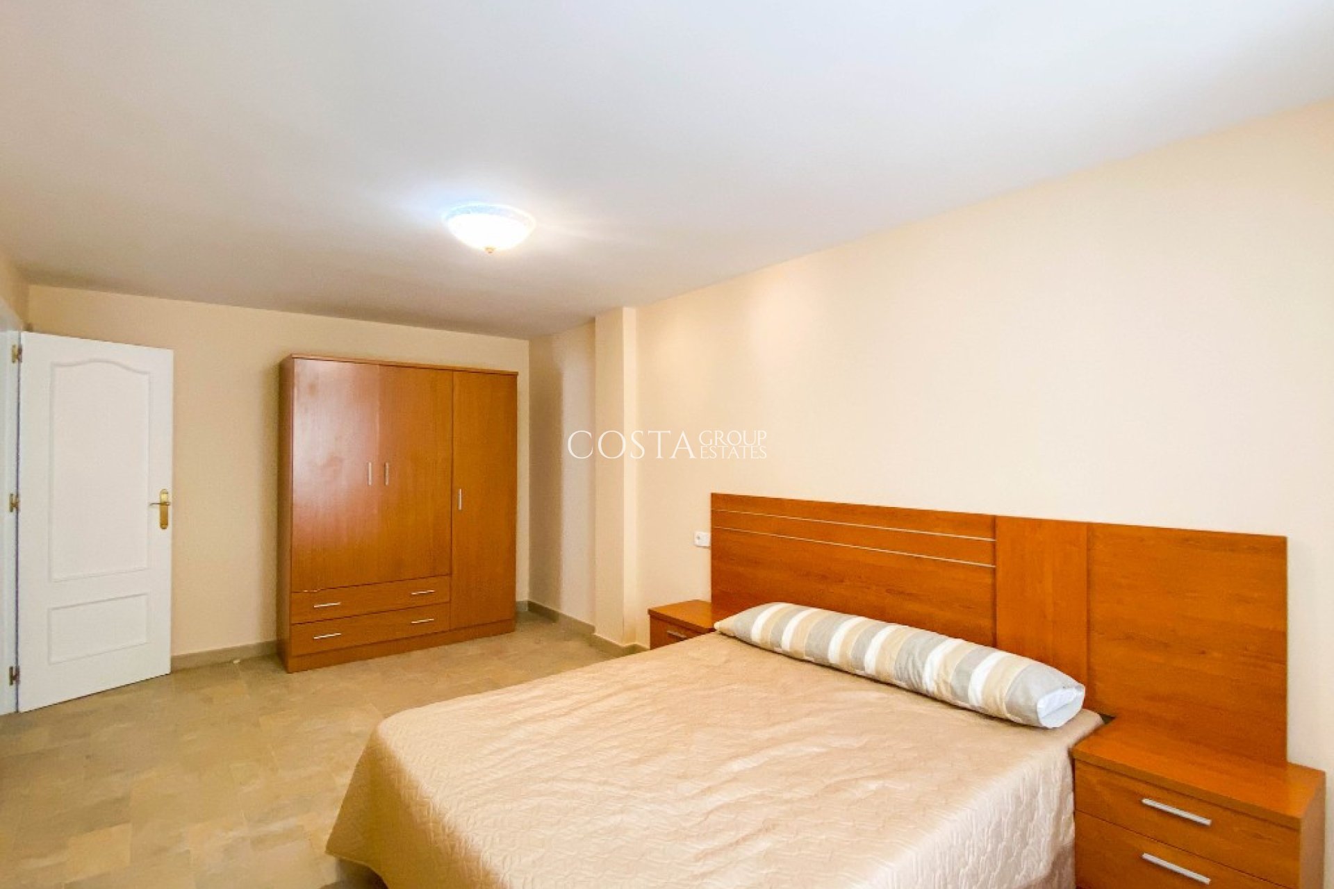 Revente - Villa -
Orihuela - Villamartin