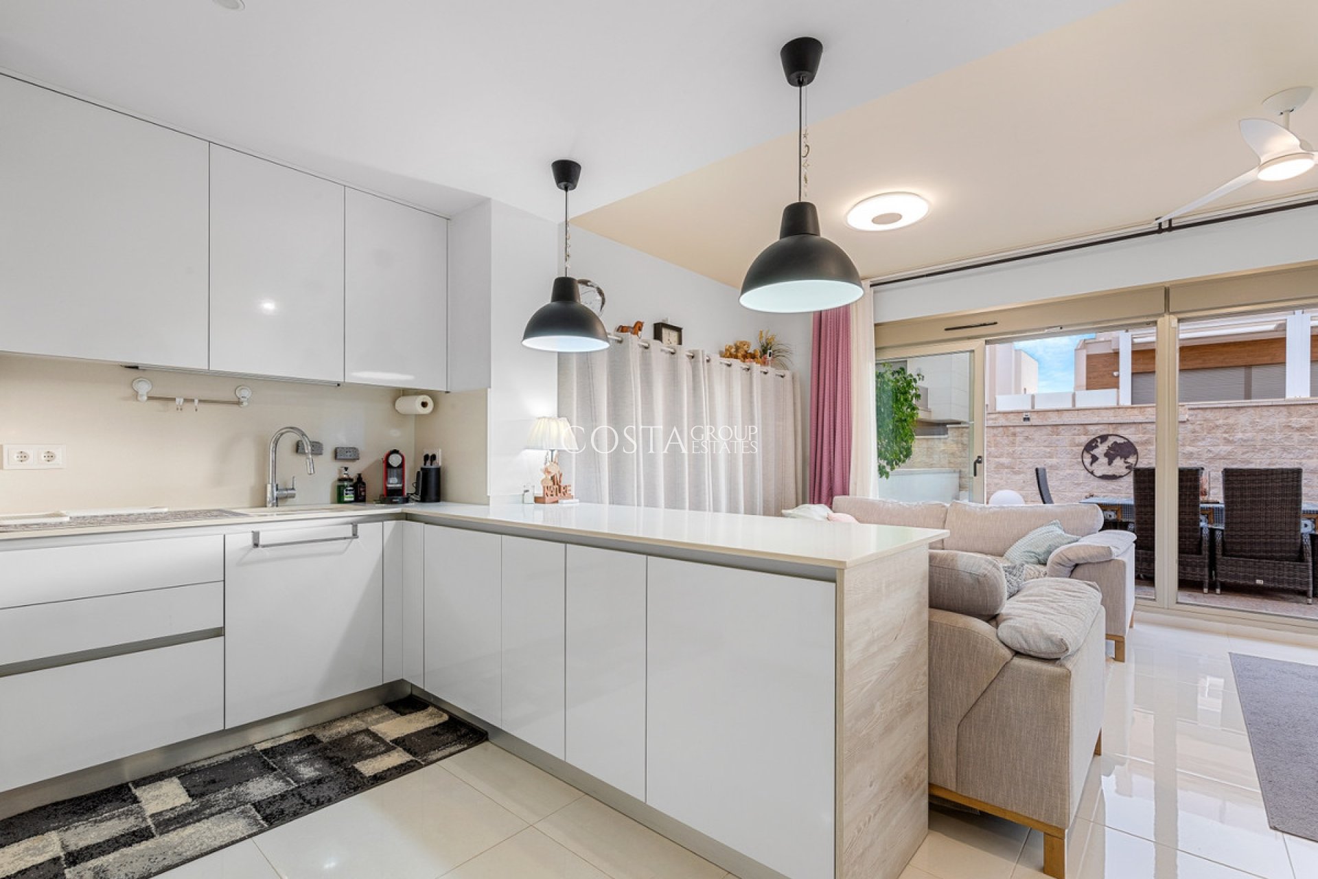 Revente - Villa -
Orihuela - Villamartin