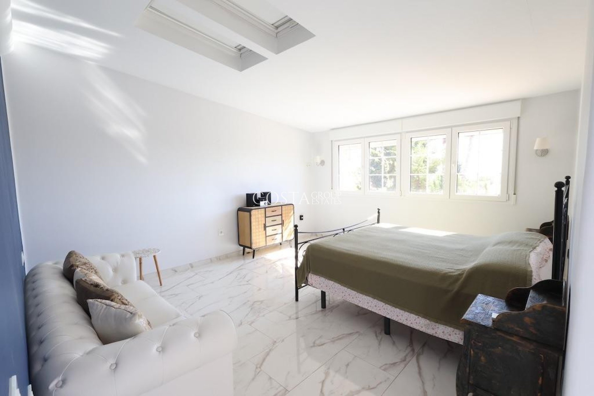 Revente - Villa -
Orihuela - Villamartin