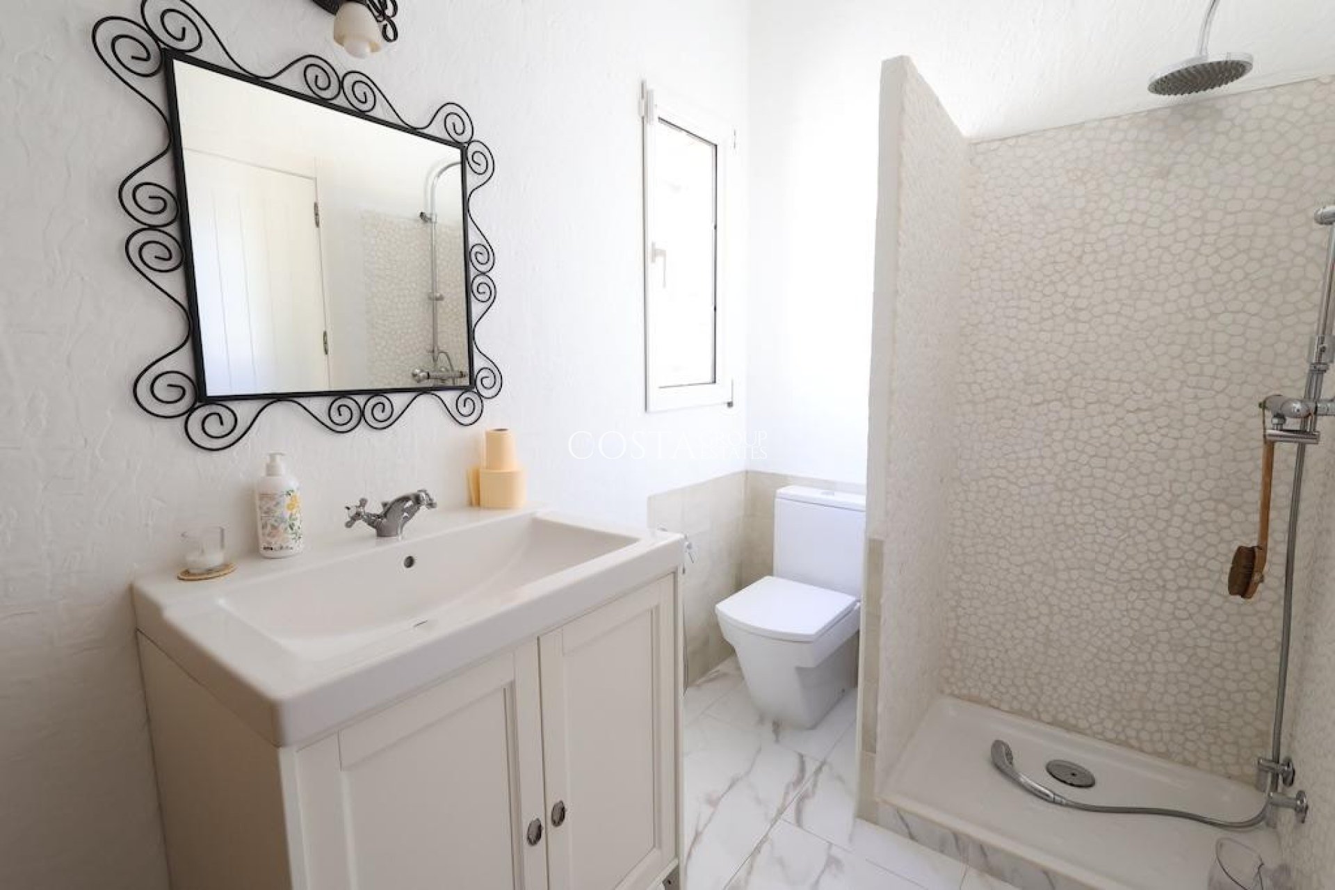 Revente - Villa -
Orihuela - Villamartin