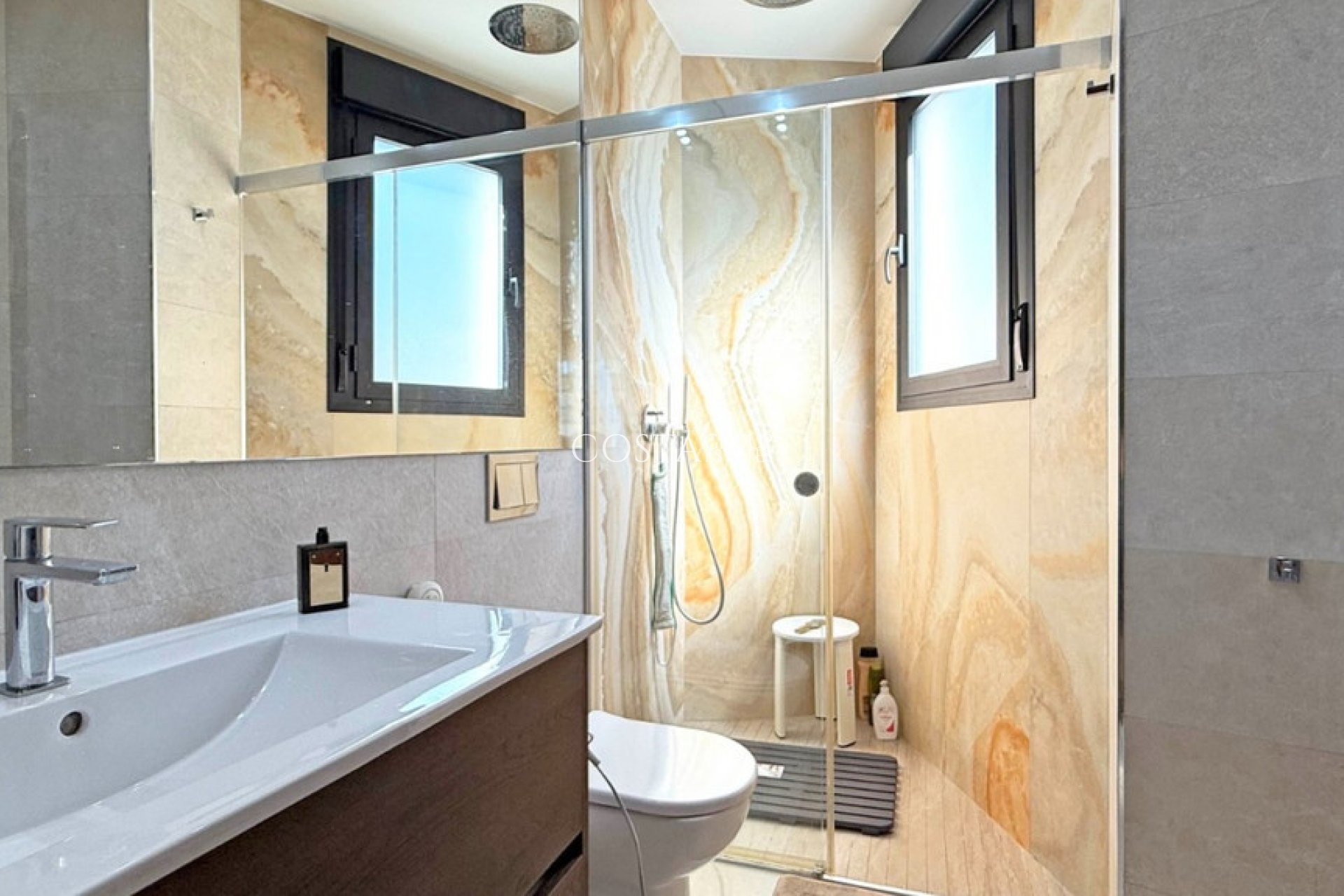 Revente - Villa -
Orihuela - Villamartin