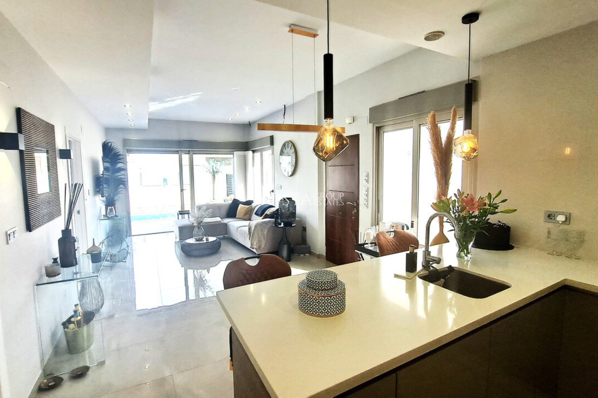 Revente - Villa -
Orihuela - Villamartin