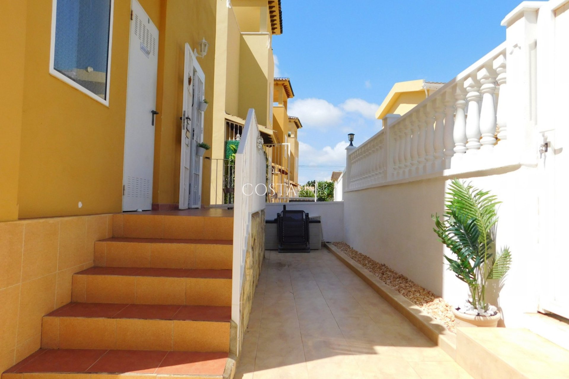 Revente - Villa -
Orihuela - Villamartin