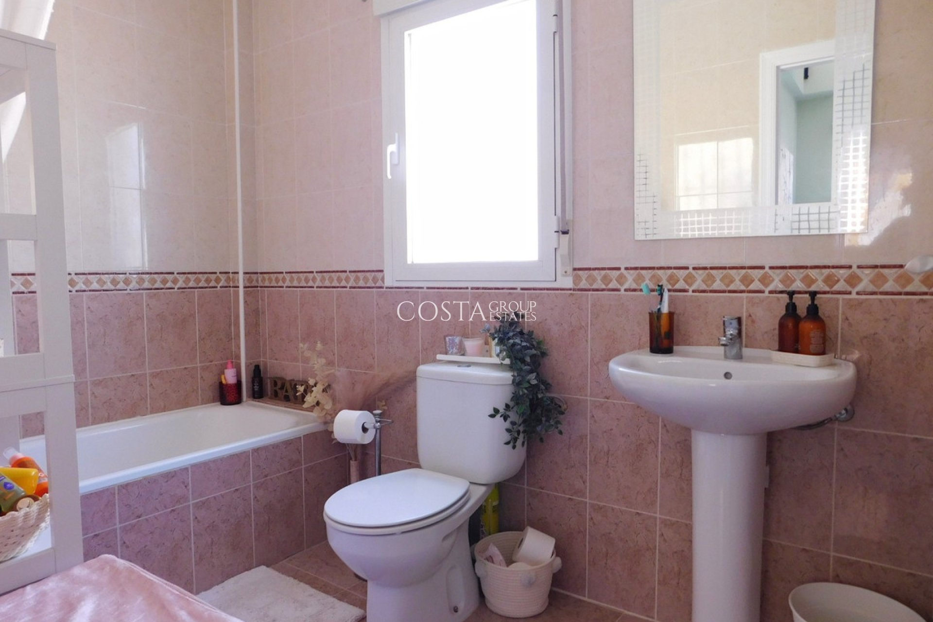 Revente - Villa -
Orihuela - Villamartin