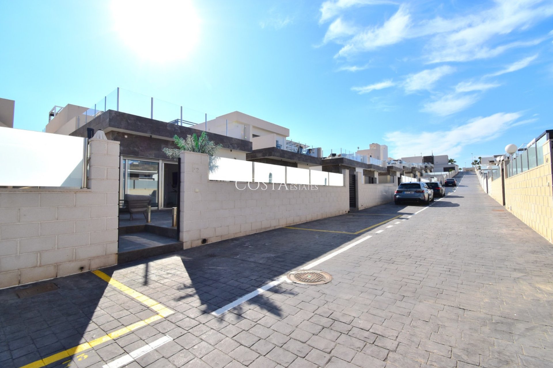 Revente - Villa -
Orihuela - Villamartin