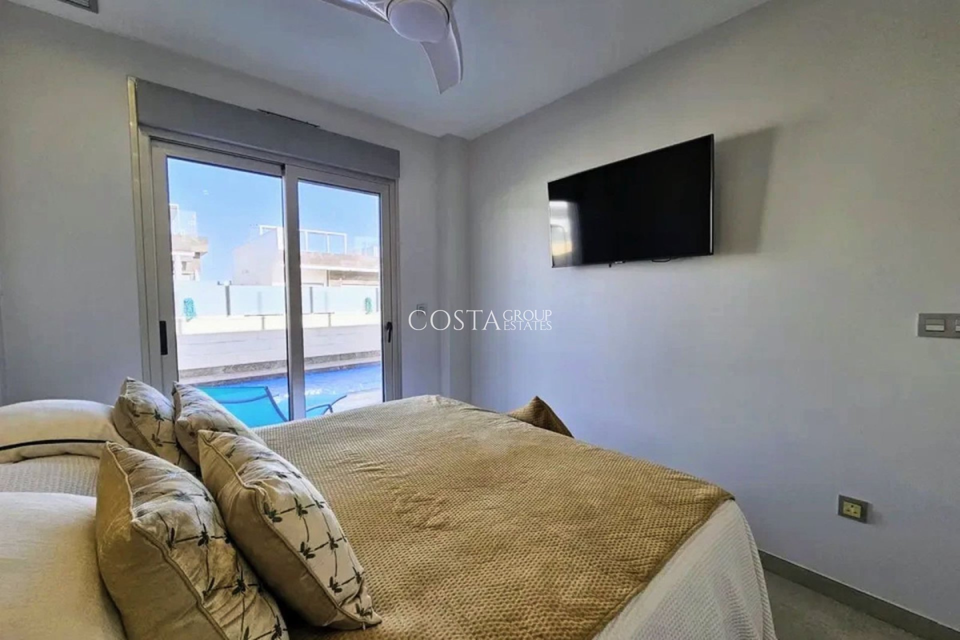 Revente - Villa -
Orihuela - Villamartin