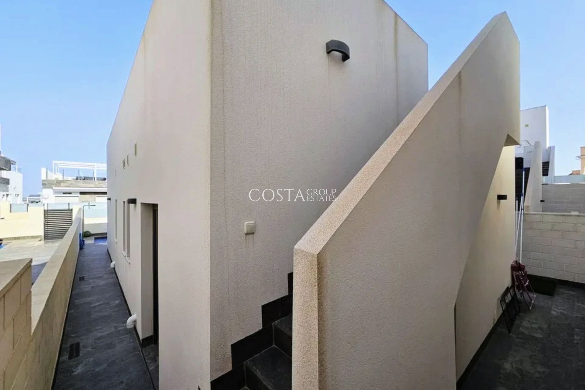 Revente - Villa -
Orihuela - Villamartin