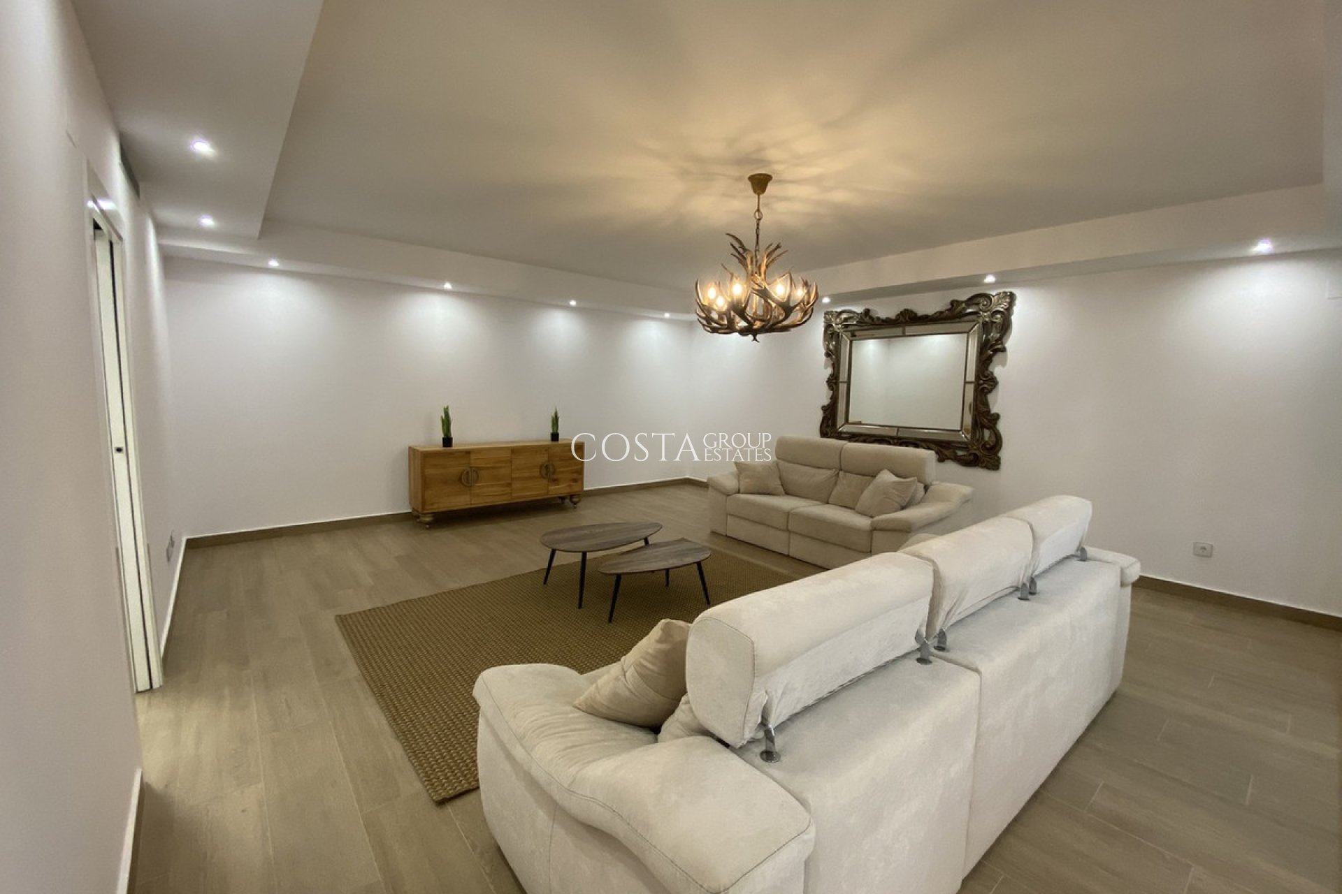 Revente - Villa -
Orihuela - Villamartin