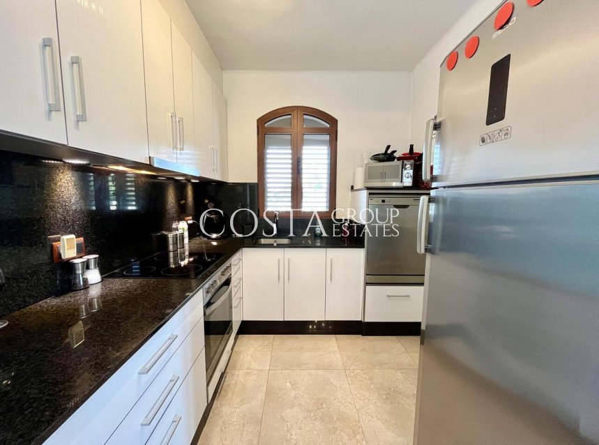 Revente - Villa -
Orihuela - Villamartin