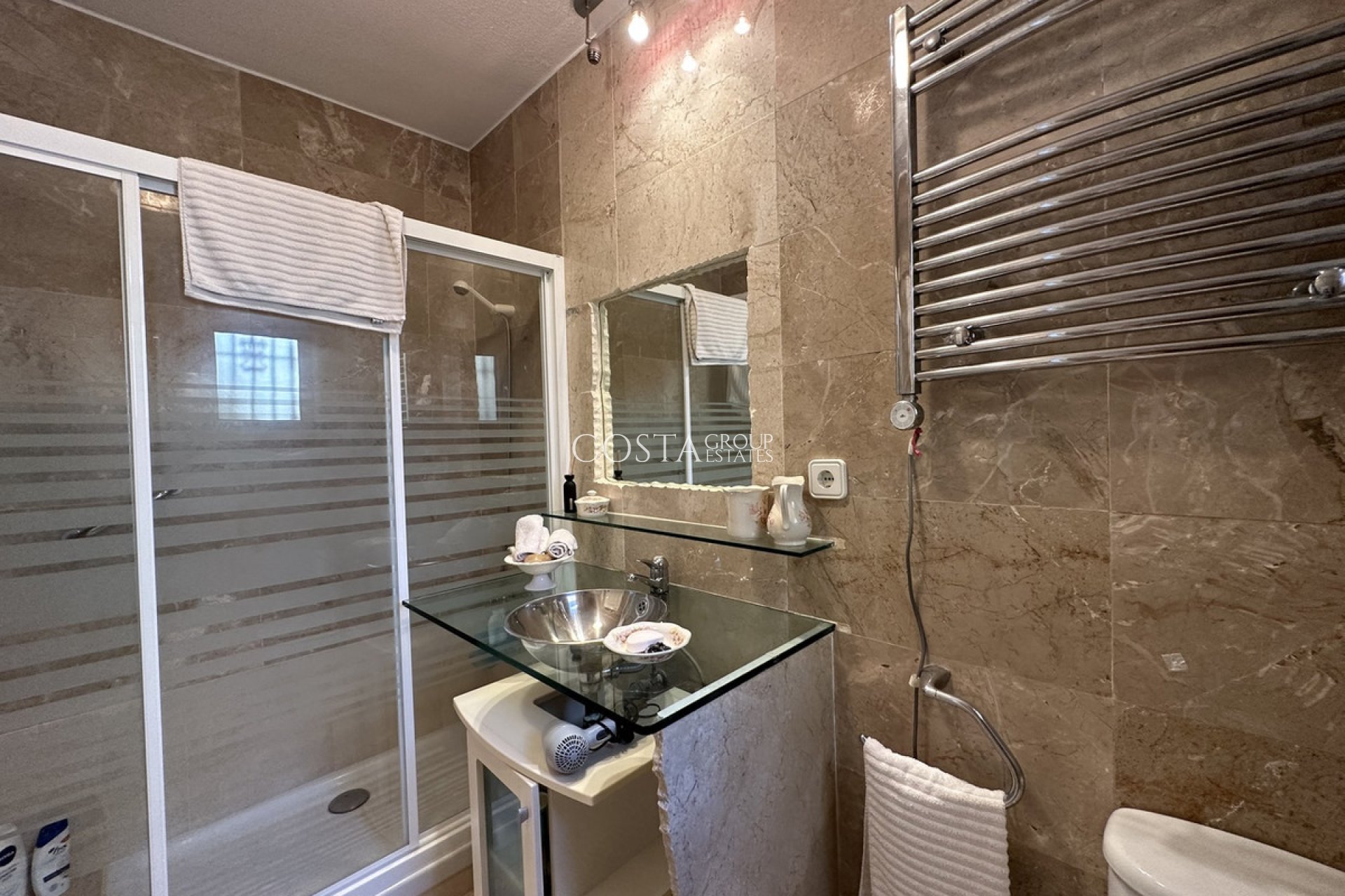 Revente - Villa -
Orihuela - Villamartin