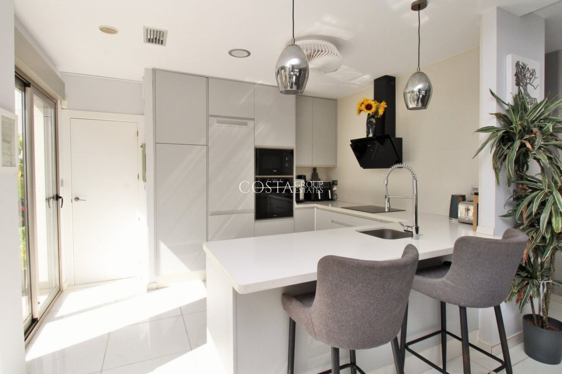 Revente - Villa -
Orihuela - Villamartin