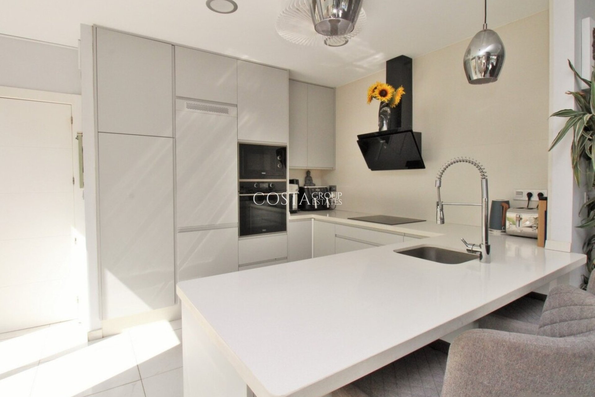 Revente - Villa -
Orihuela - Villamartin