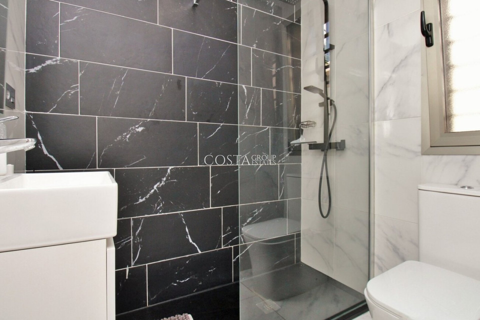 Revente - Villa -
Orihuela - Villamartin