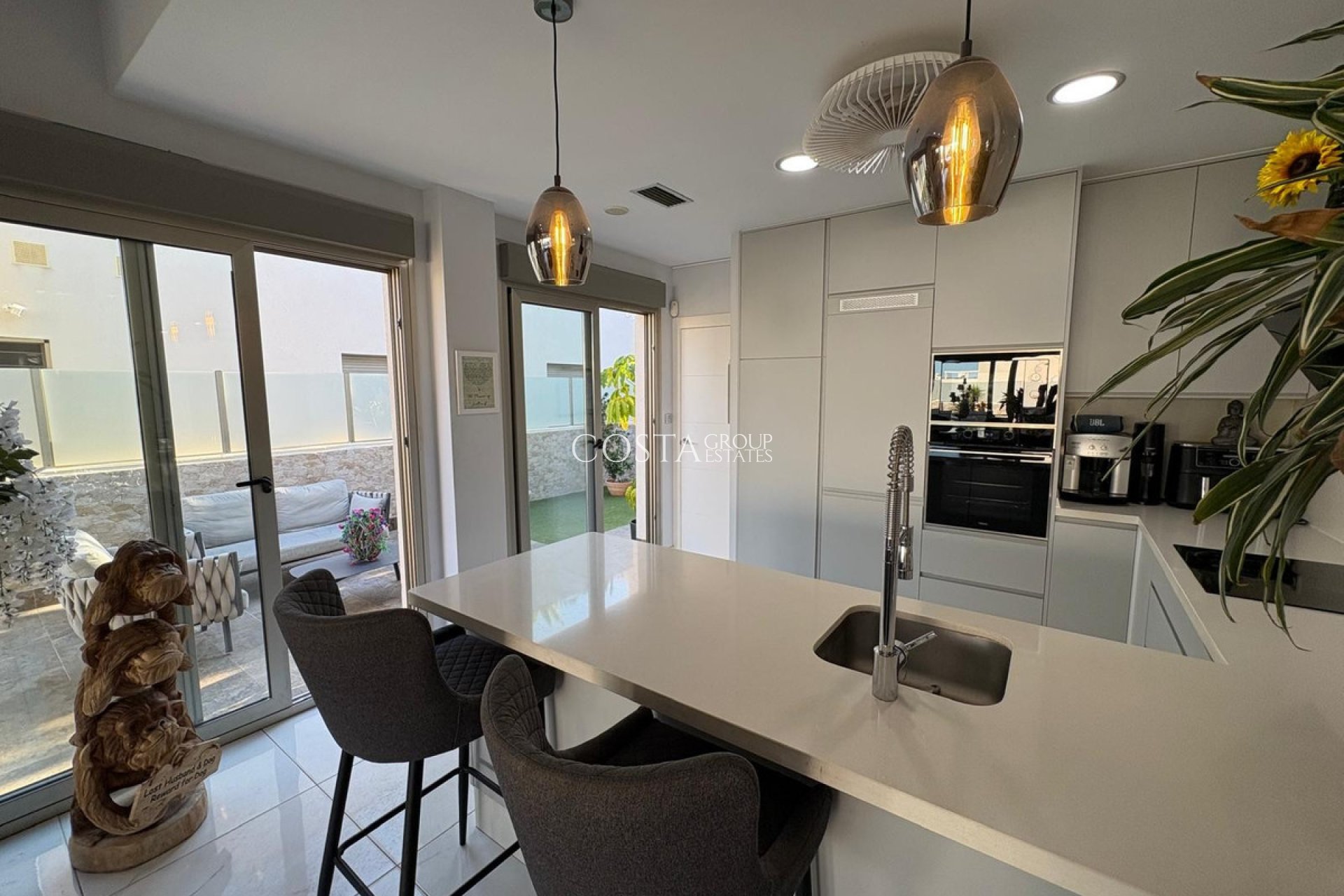 Revente - Villa -
Orihuela - Villamartin