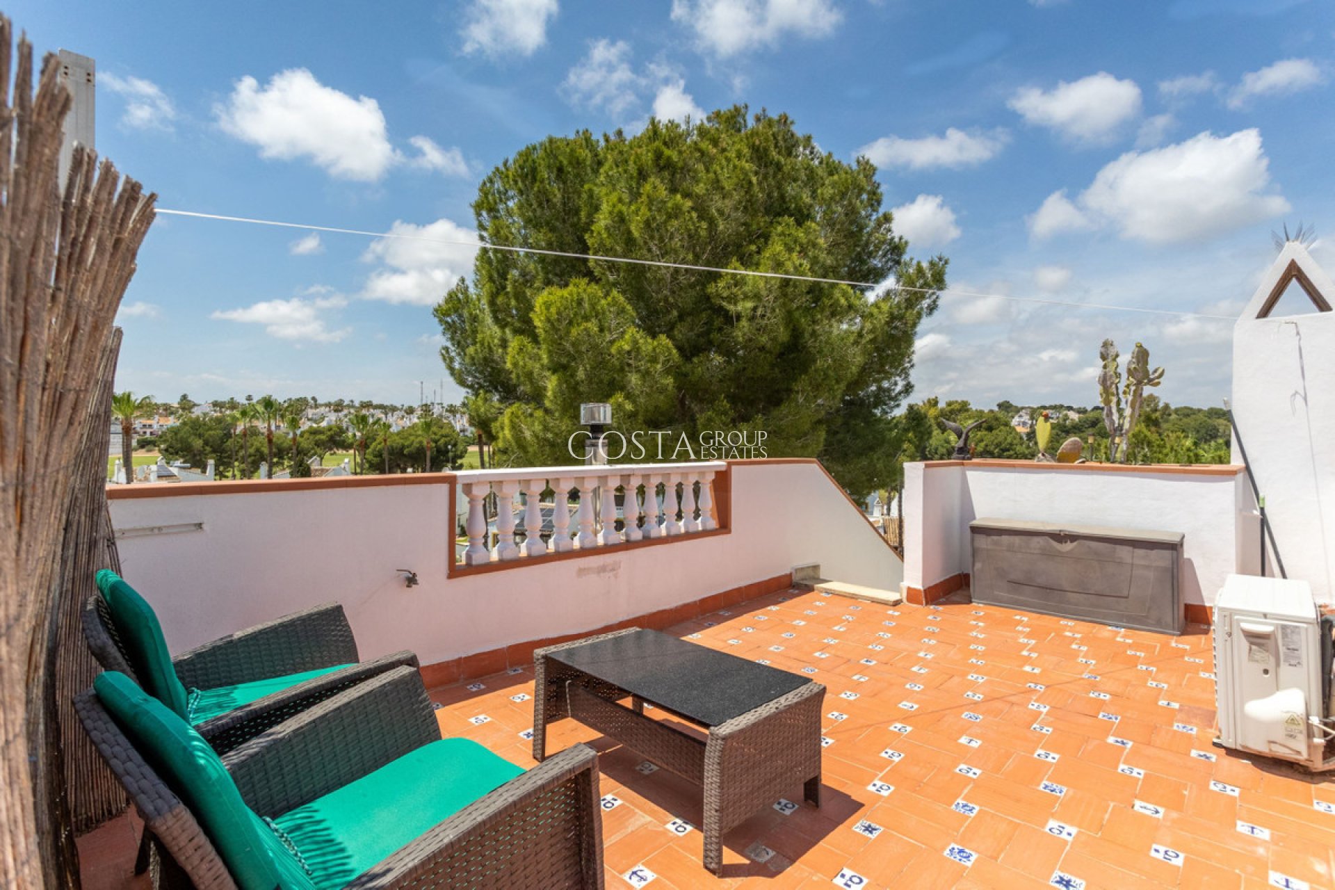 Revente - Villa -
Orihuela - Villamartin