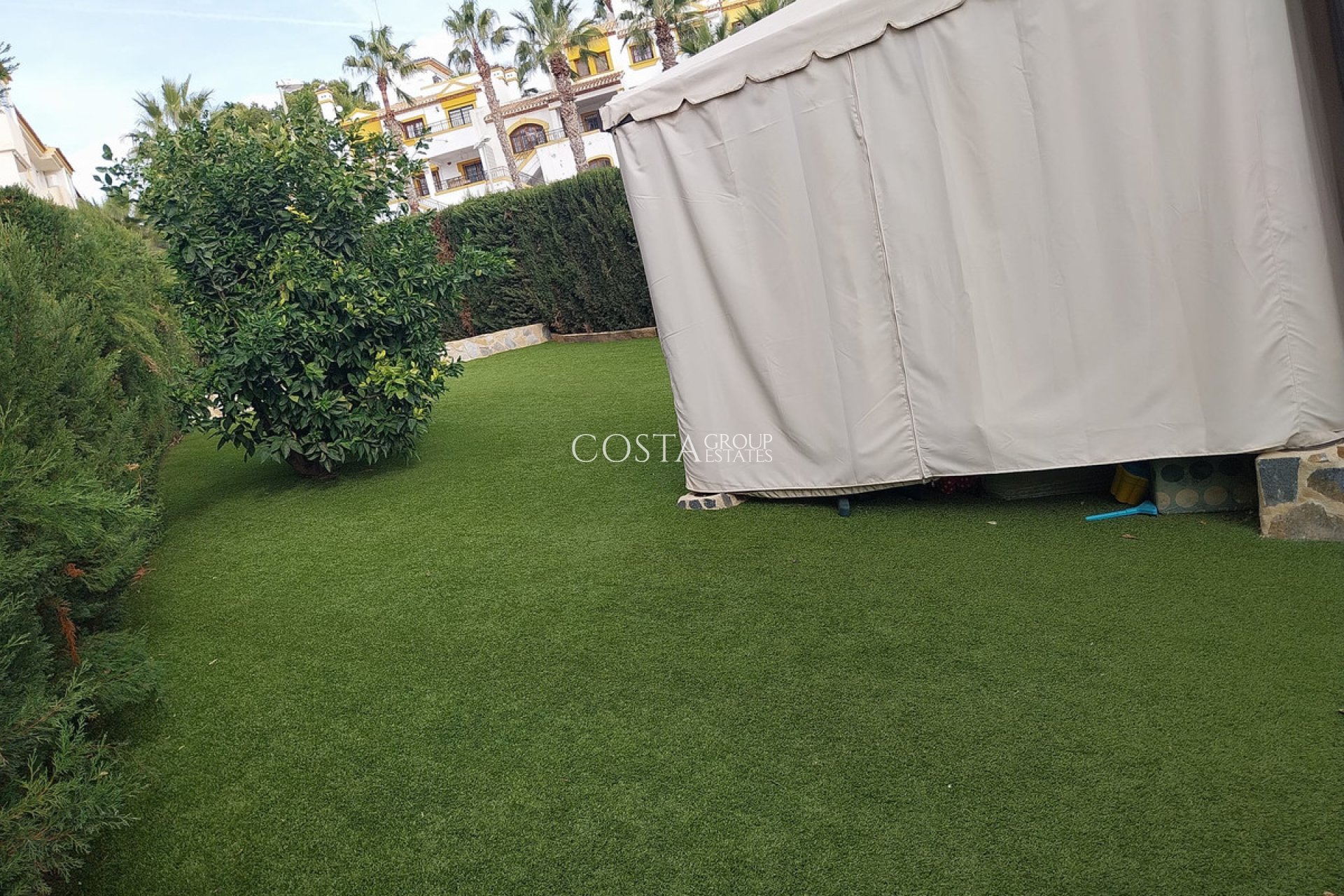 Revente - Villa -
Orihuela - Villamartin