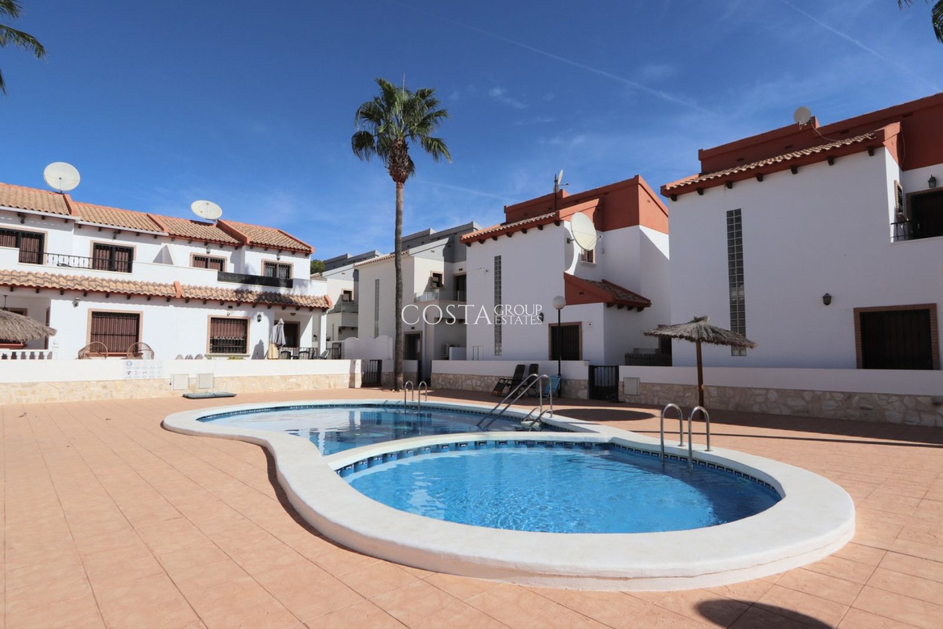 Revente - Villa -
Orihuela - Villamartin