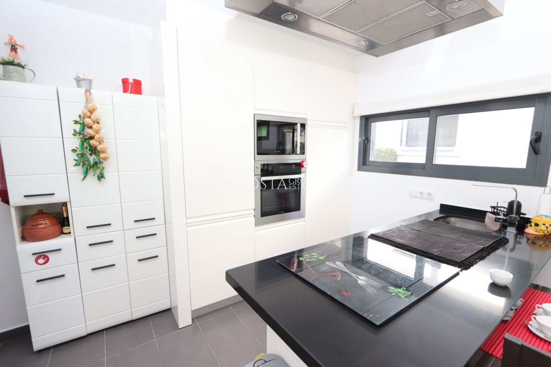 Revente - Villa -
Orihuela - Villamartin