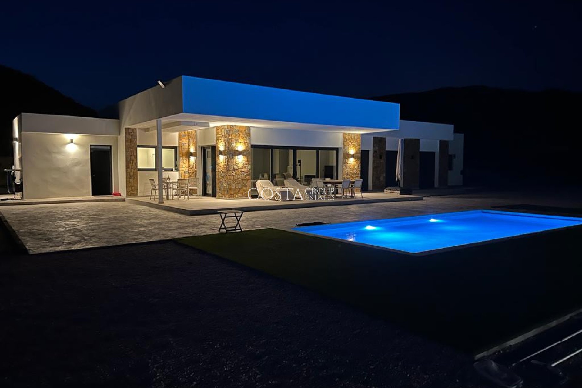 Revente - Villa -
Pinoso - Pinoso Centro