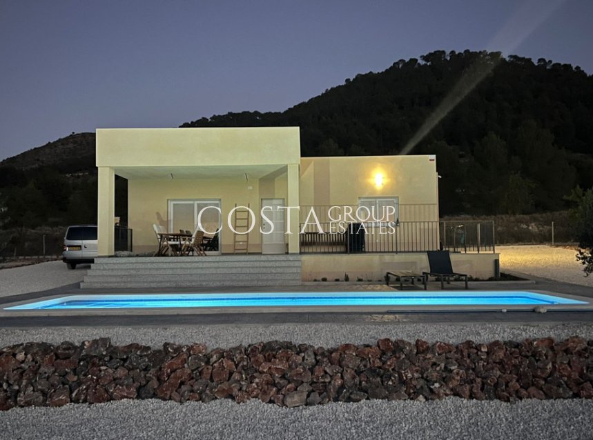 Revente - Villa -
Pinoso - Pinoso Centro