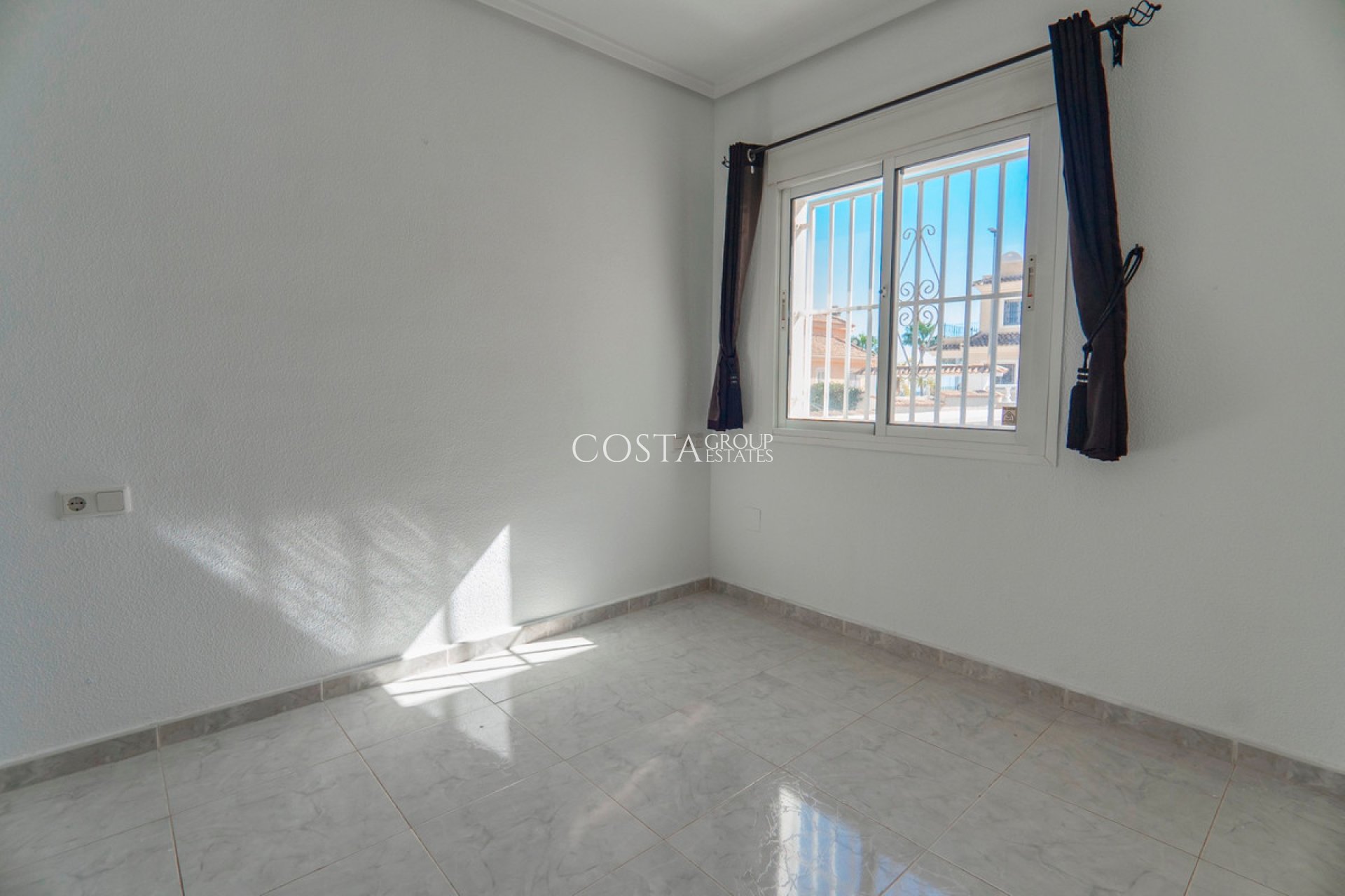 Revente - Villa -
Rojales - Rojales Centro