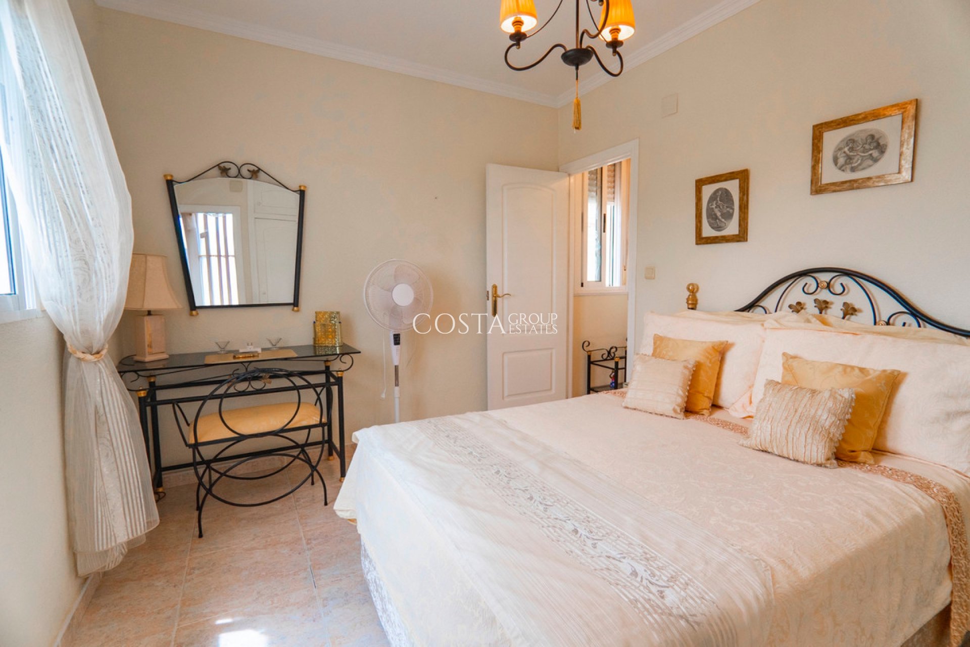 Revente - Villa -
Rojales - Rojales Centro