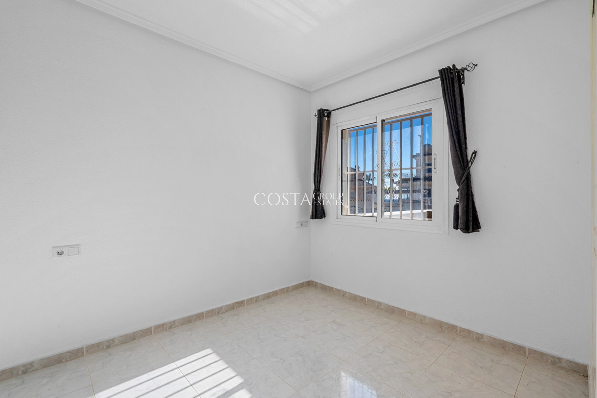 Revente - Villa -
Rojales - Rojales Centro