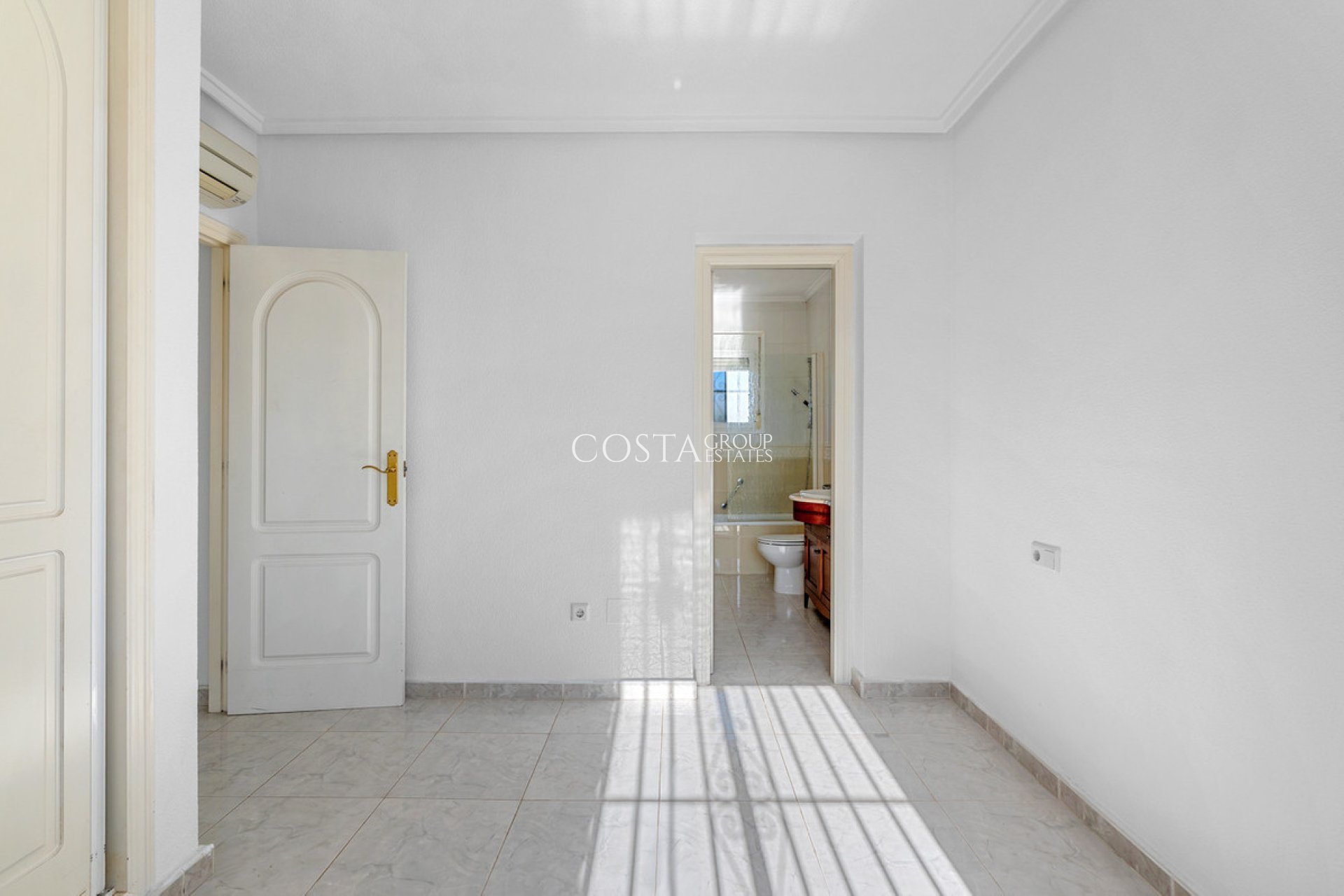 Revente - Villa -
Rojales - Rojales Centro