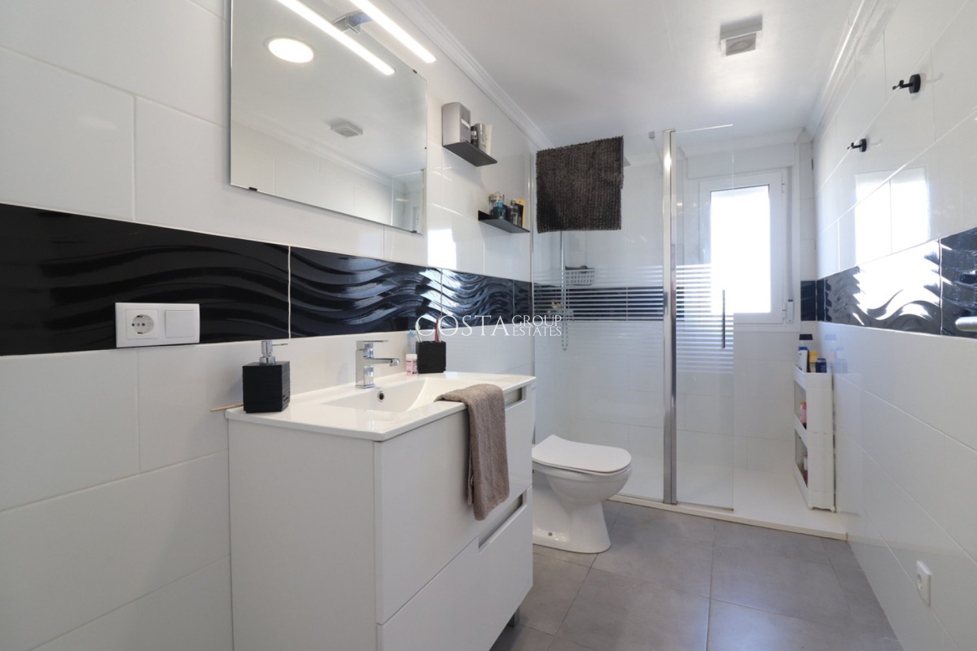 Revente - Villa -
Rojales - Rojales Centro