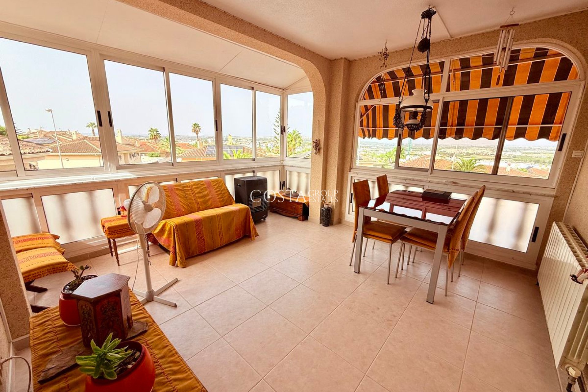 Revente - Villa -
Rojales