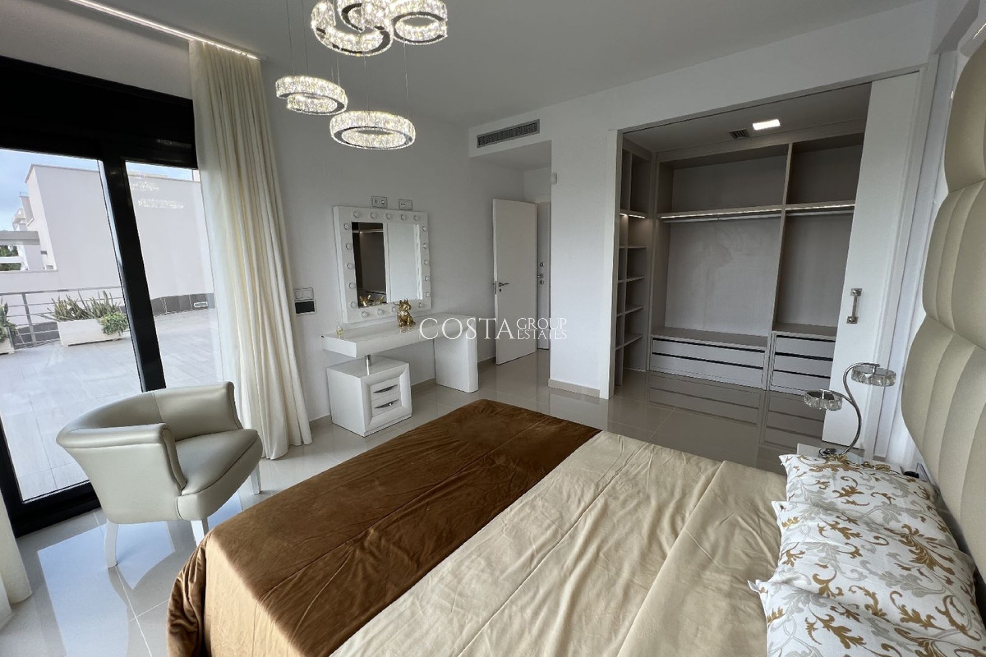 Revente - Villa -
San Miguel de Salinas - San Miguel de Salinas Centro