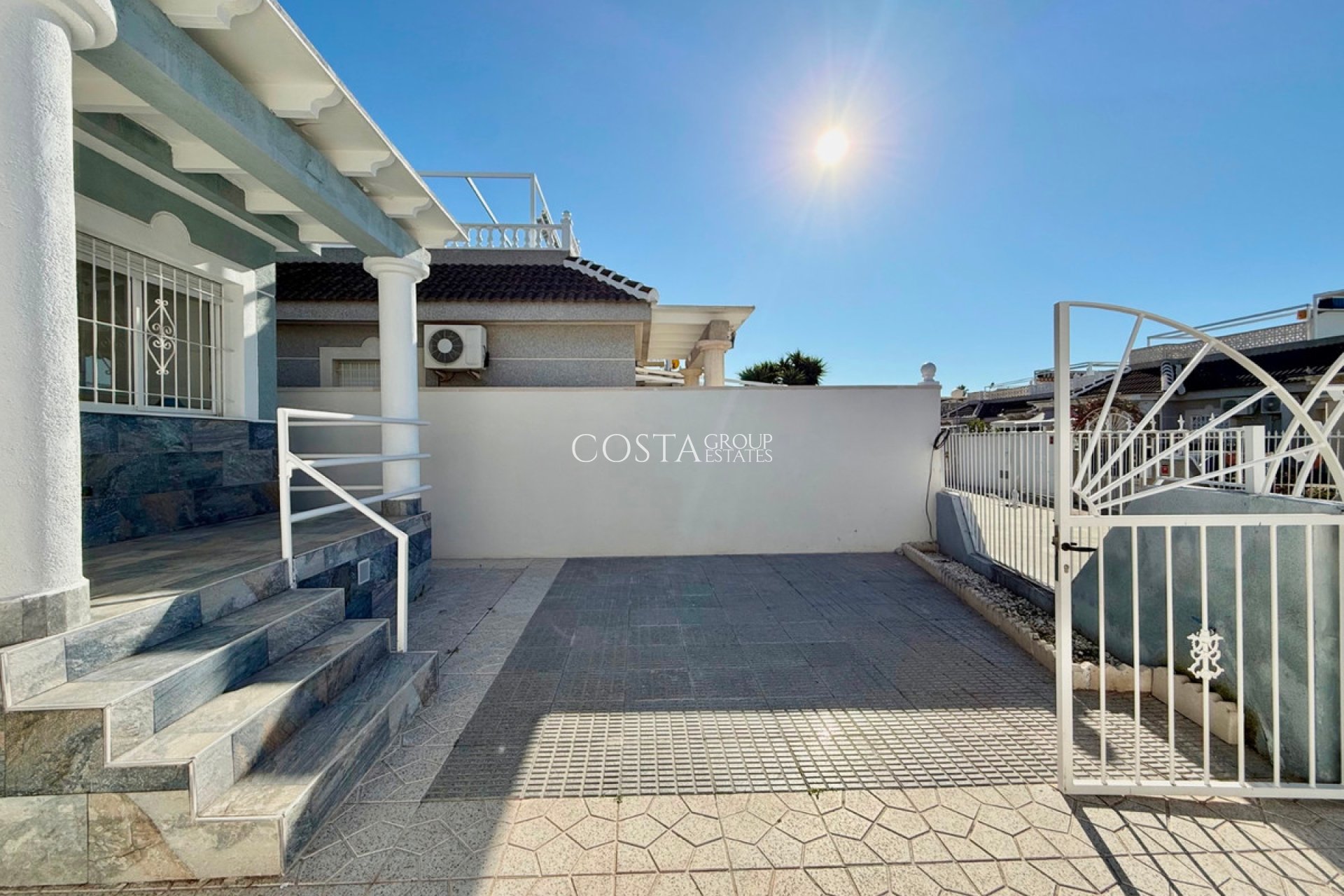 Revente - Villa -
Torrevieja - El Chaparral