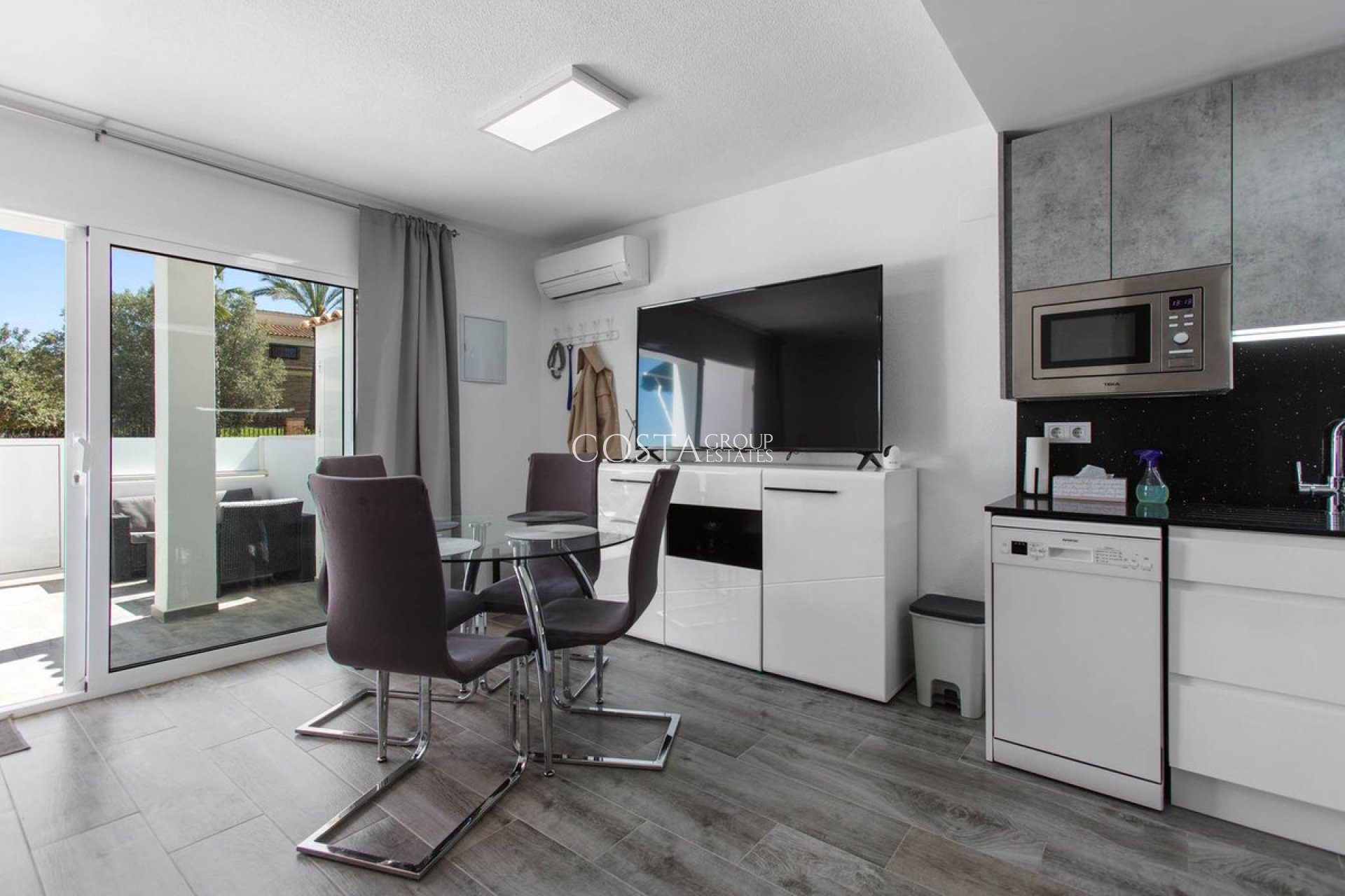 Revente - Villa -
Torrevieja - Lago Jardin