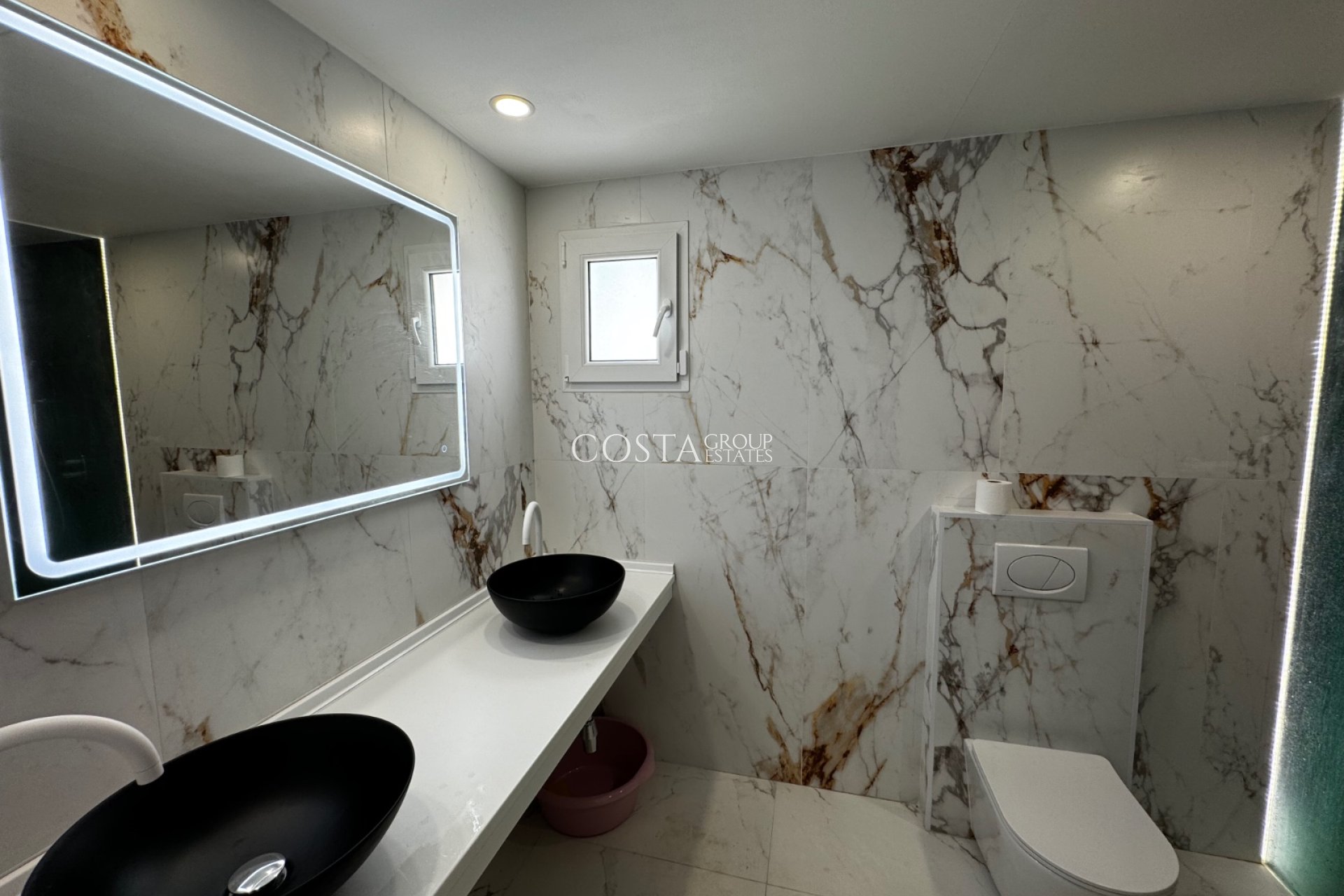 Revente - Villa -
Torrevieja - Los Balcones