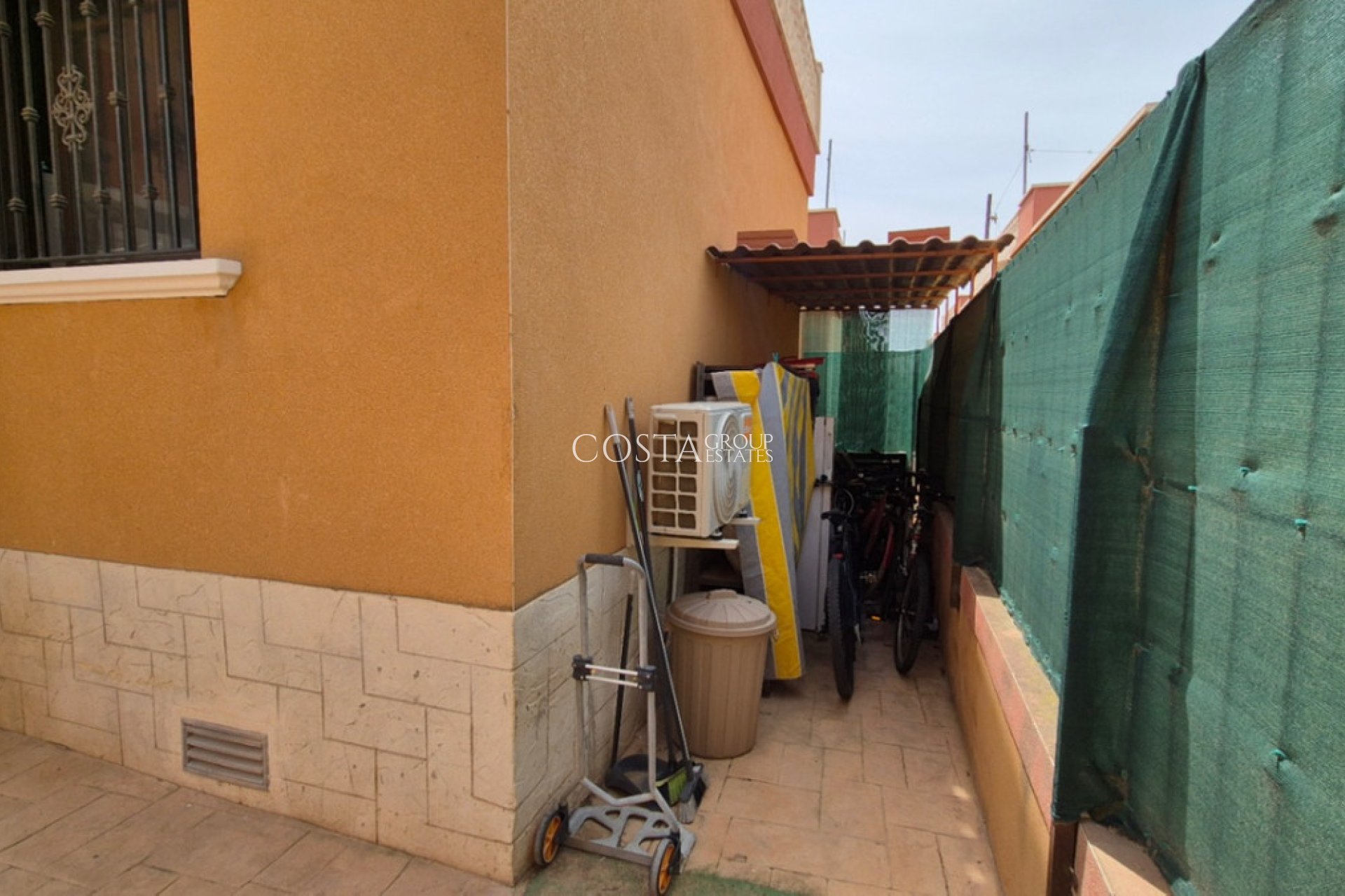 Revente - Villa -
Torrevieja - Torrevieja Centro