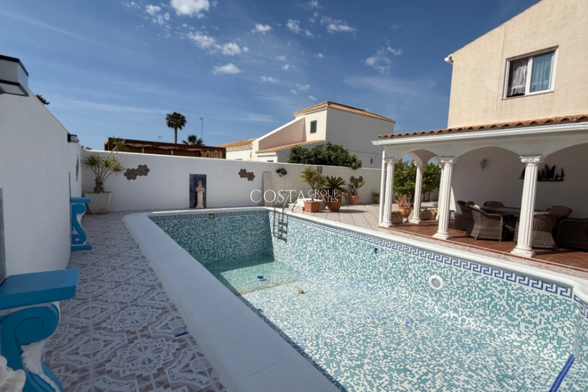 Revente - Villa -
Torrevieja - Torrevieja Centro