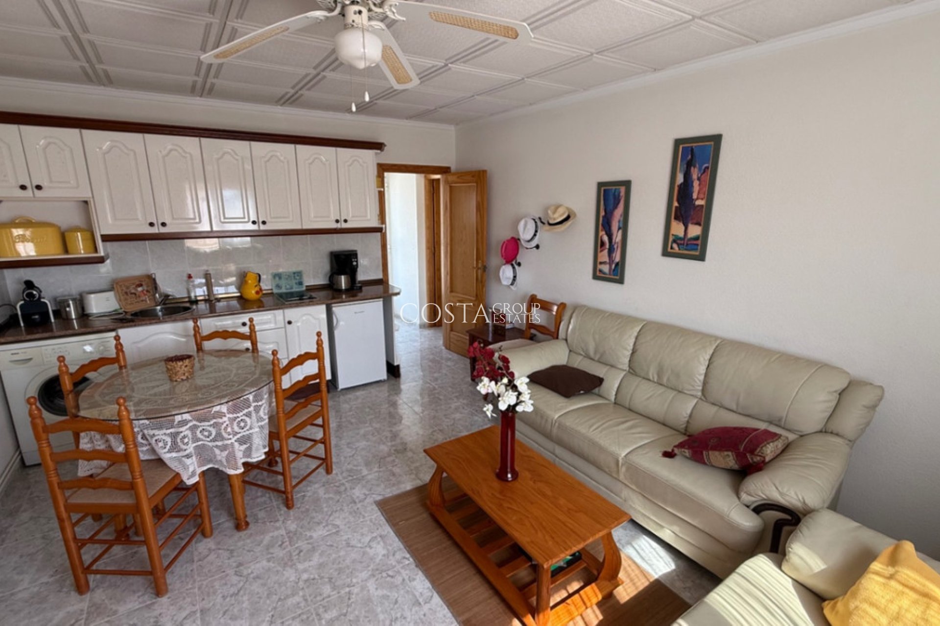 Revente - Villa -
Torrevieja - Torrevieja Centro