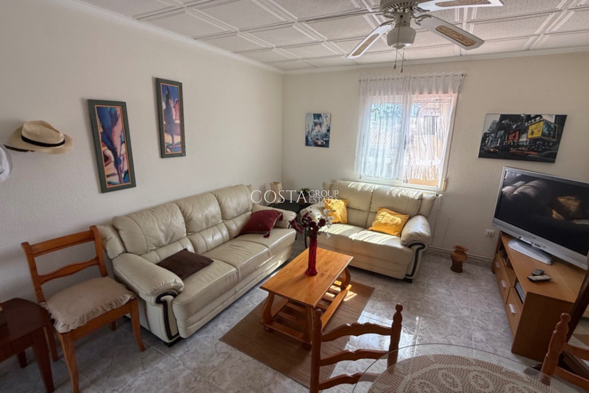 Revente - Villa -
Torrevieja - Torrevieja Centro