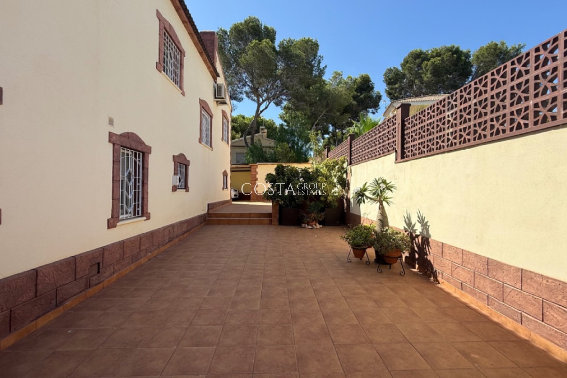 Revente - Villa -
Torrevieja - Torrevieja Centro
