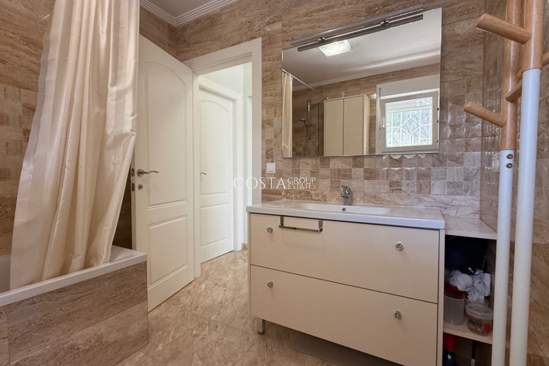 Revente - Villa -
Torrevieja - Torrevieja Centro