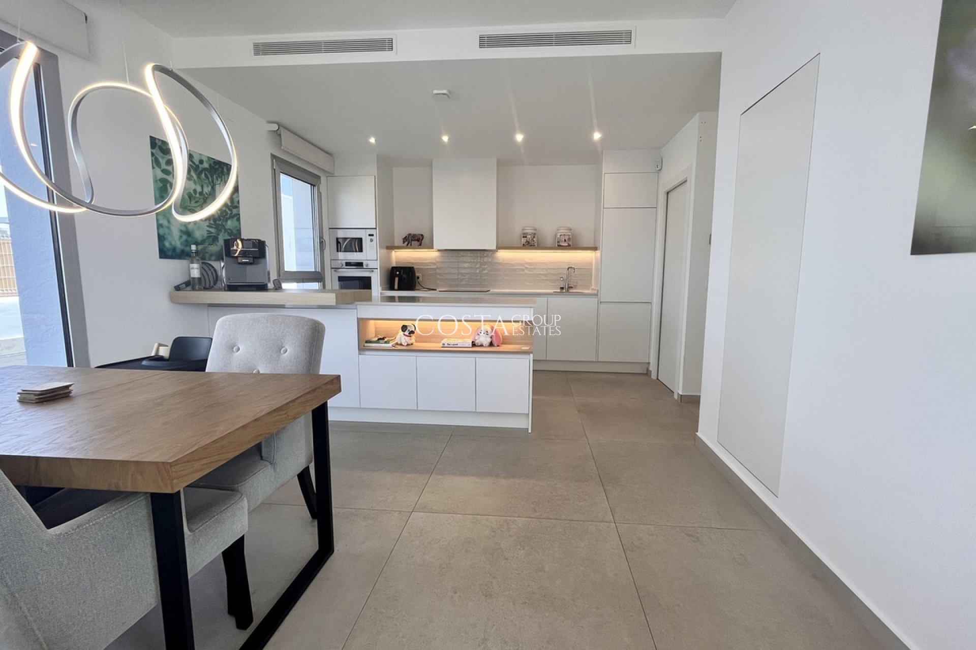 Revente - Villa -
Torrevieja - Torrevieja Centro