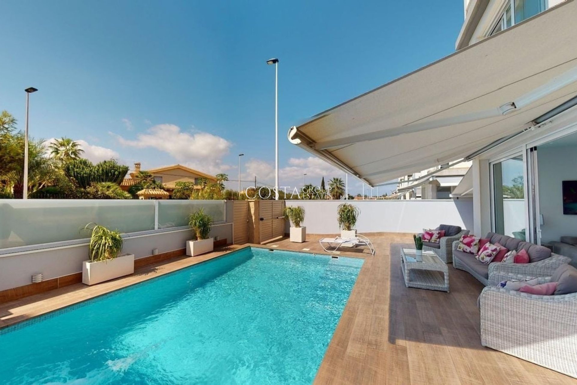 Revente - Villa -
Torrevieja - Torrevieja Centro